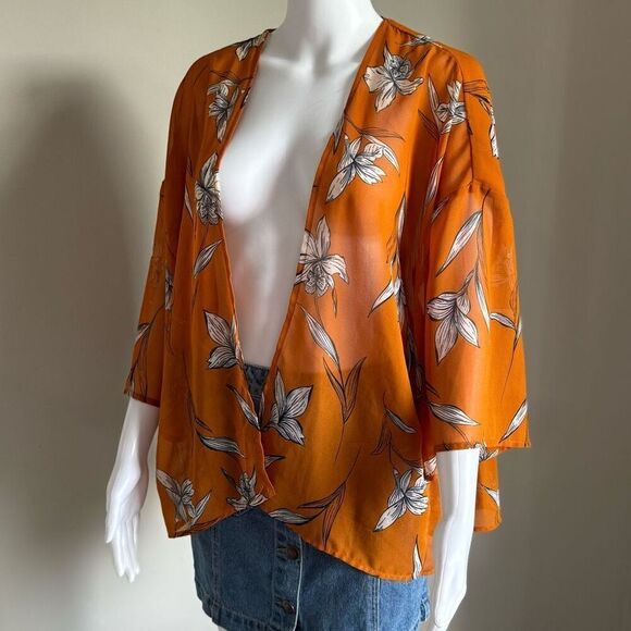 A New Day Golden Black White Floral Sheer 3/4 Sleeve Kimono Top - Picture 3 of 8